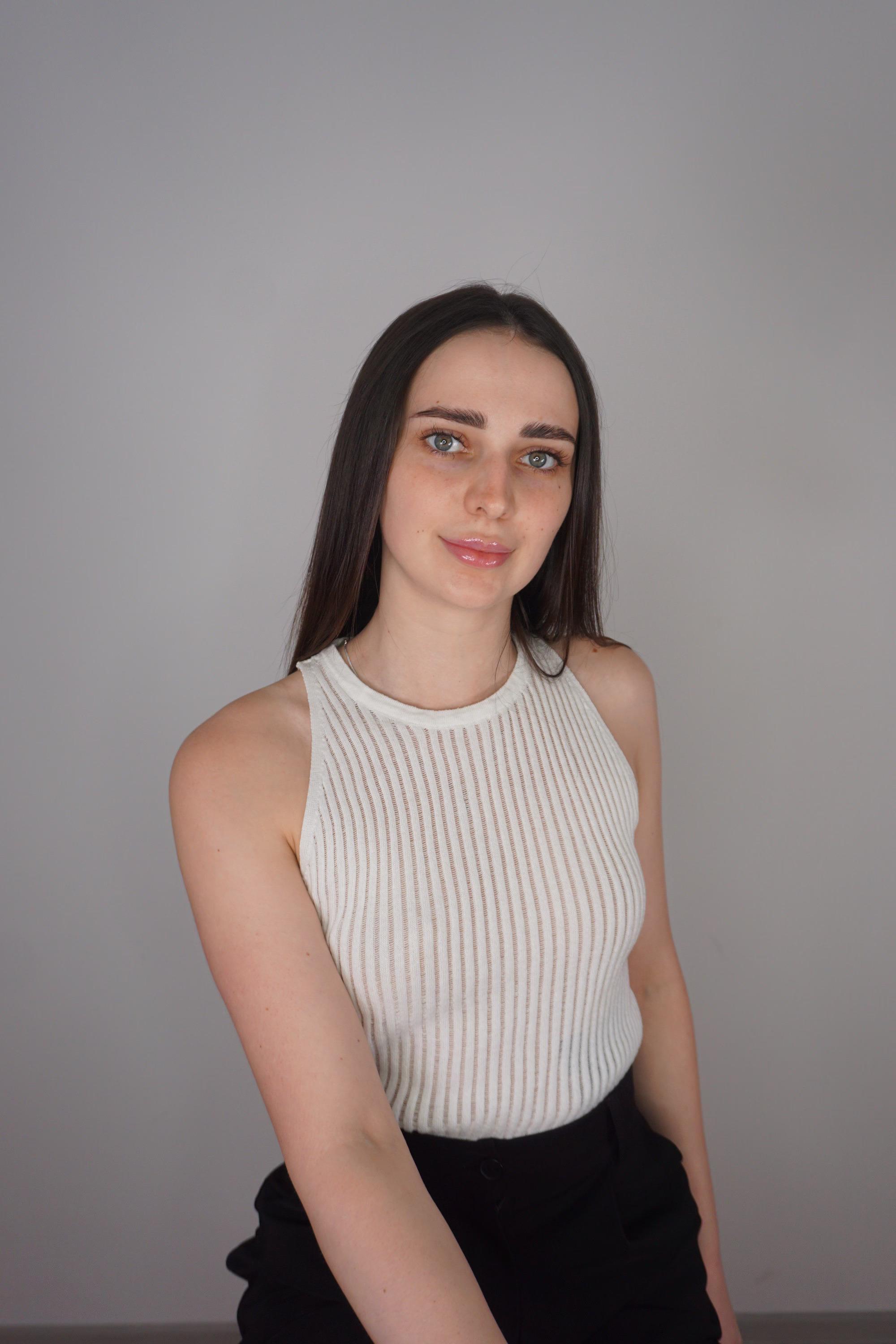 AshleeGloshen Live Image