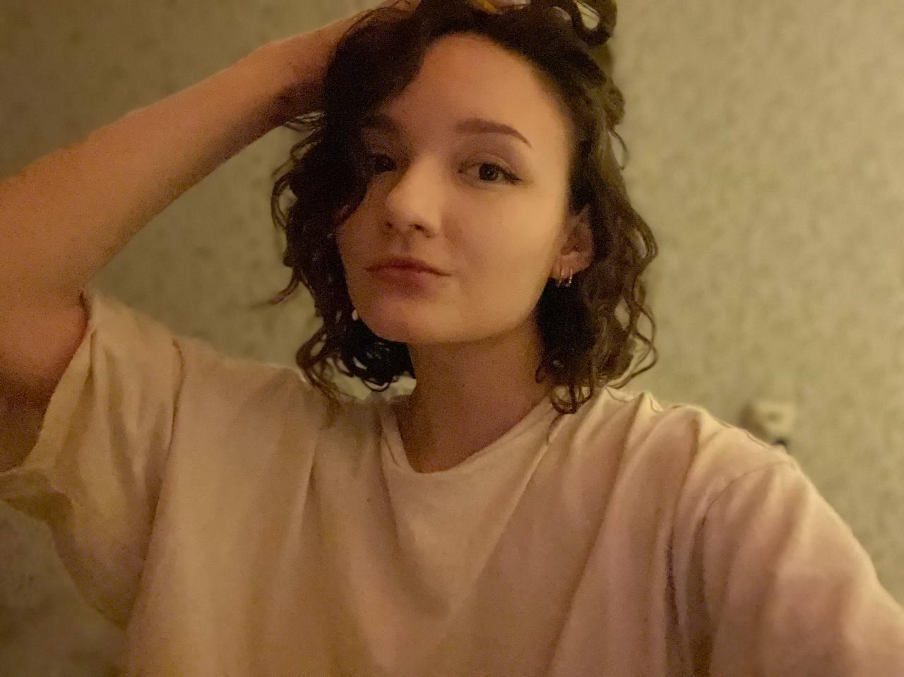 BrookeBoldin Live Image