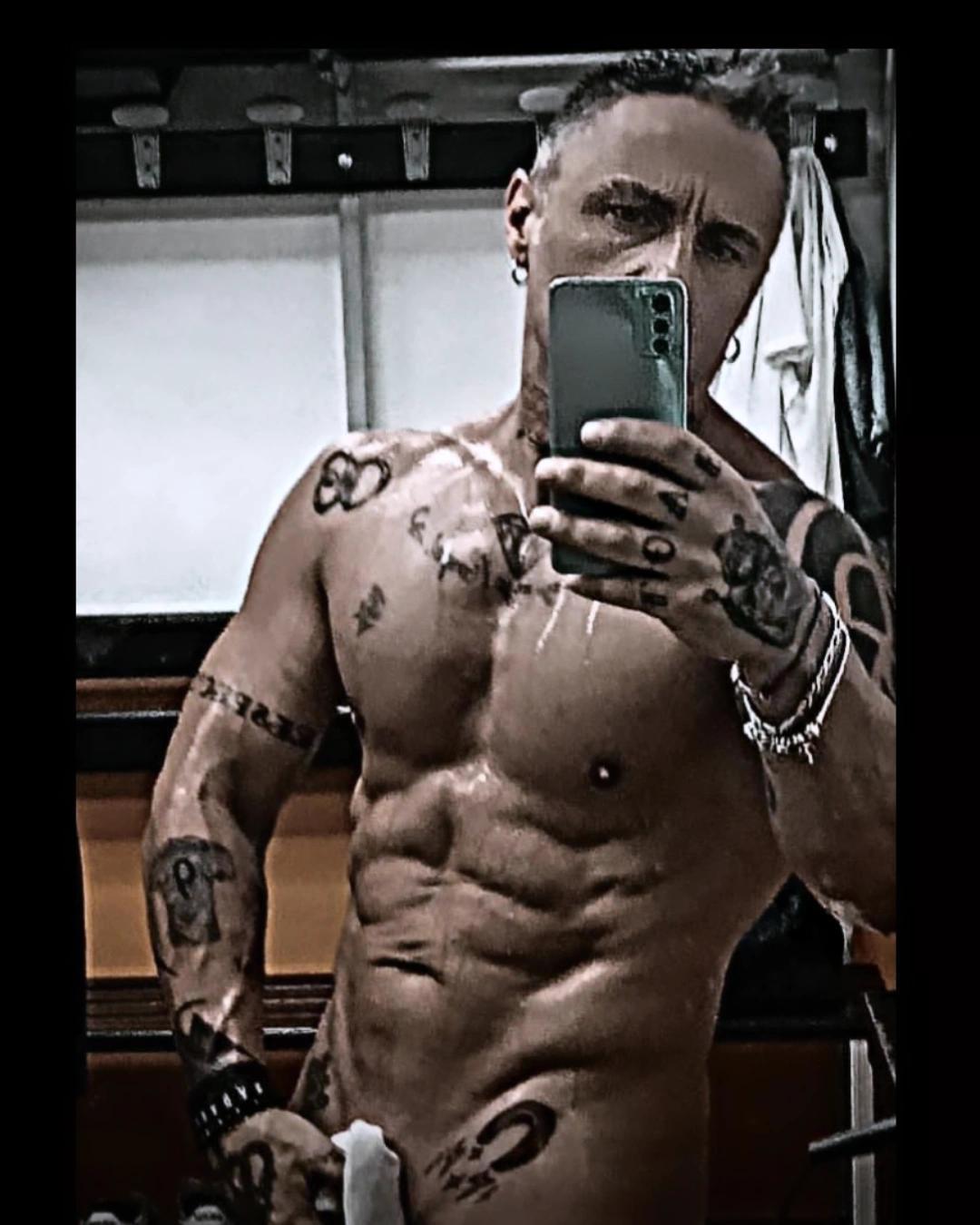 Bruno21nudo Live Image