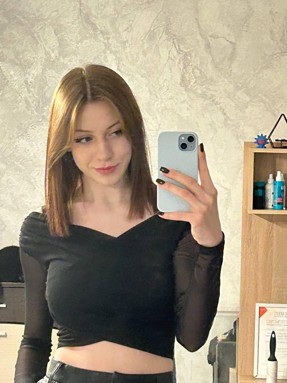 CarolynGero Live Image