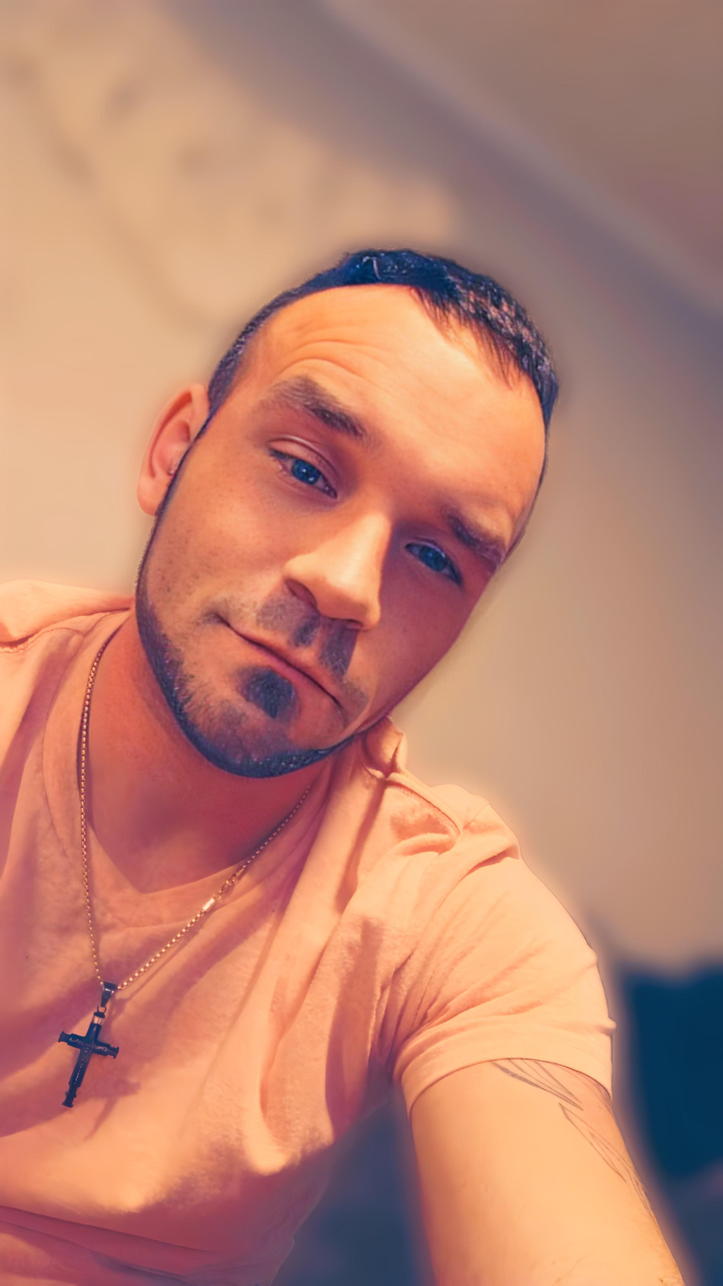 DatRyanGuy69 Live Image