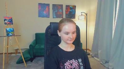 DeeDeignan Live Image