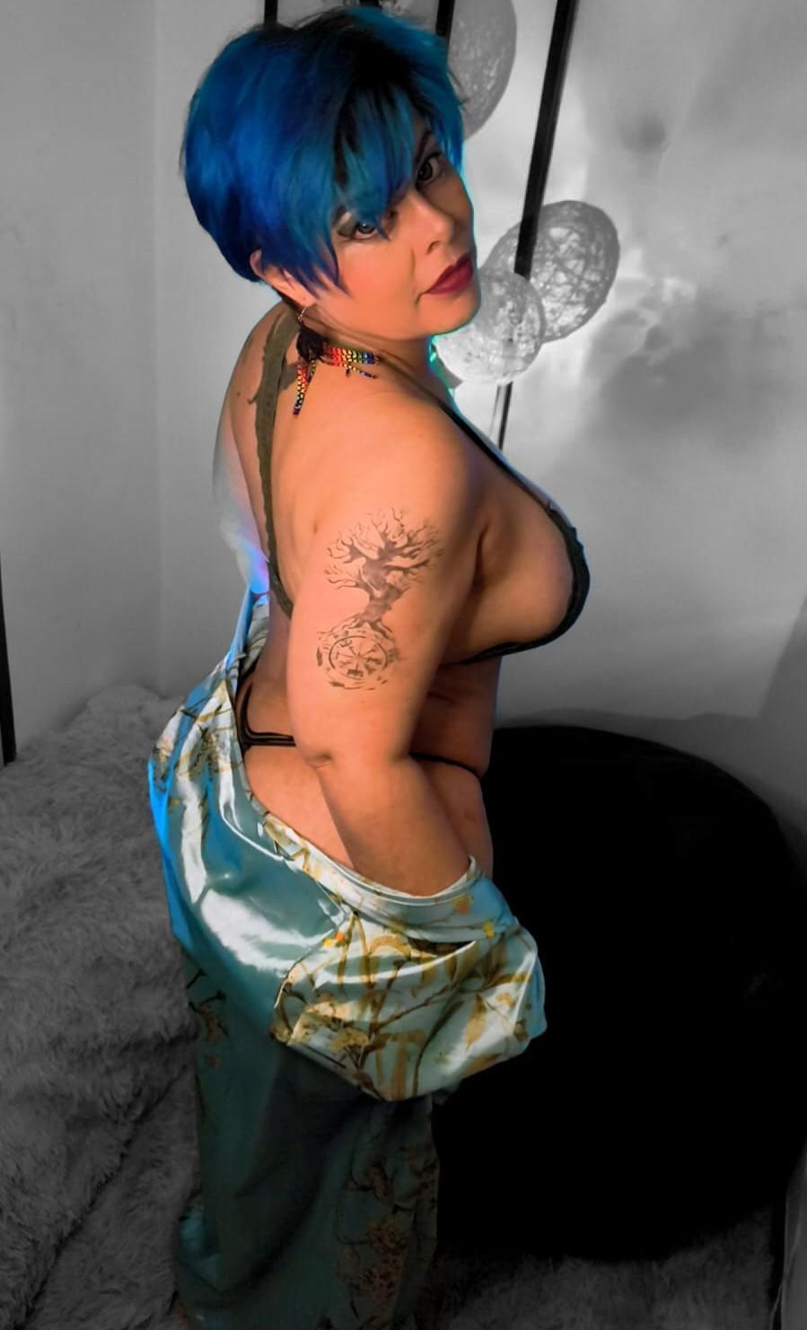 GreciaHorny Live Image