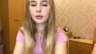 HeeEstell Live Image