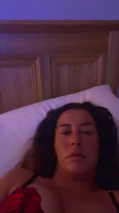 HottyJC Live Image