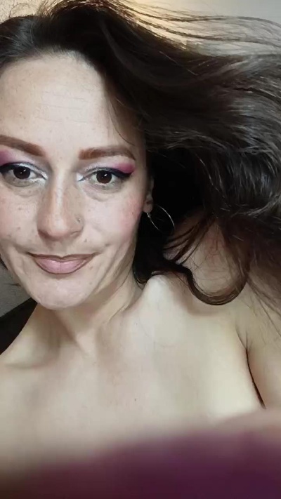 JadeHilton Live Image