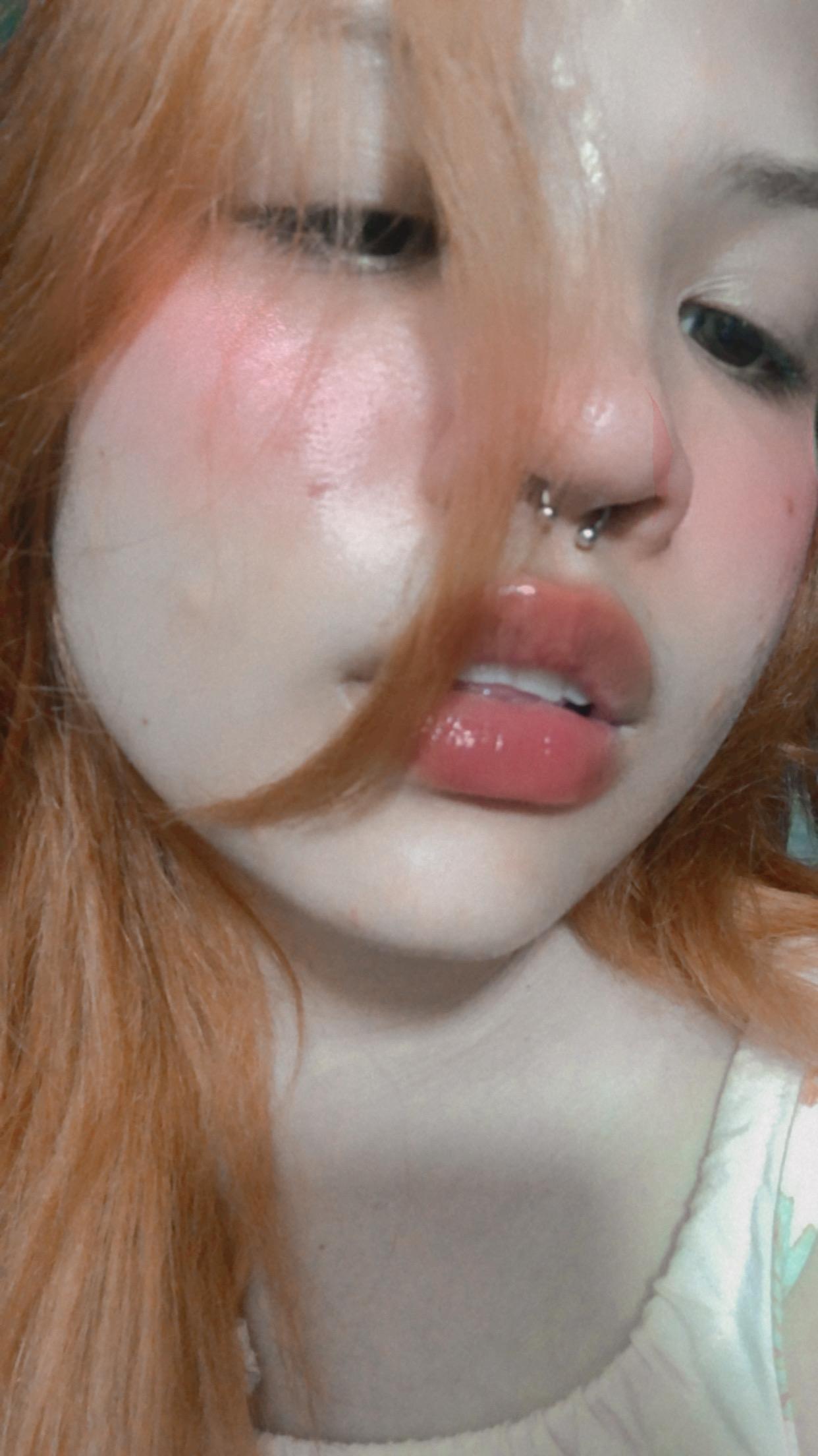 Lilith_th Live Image