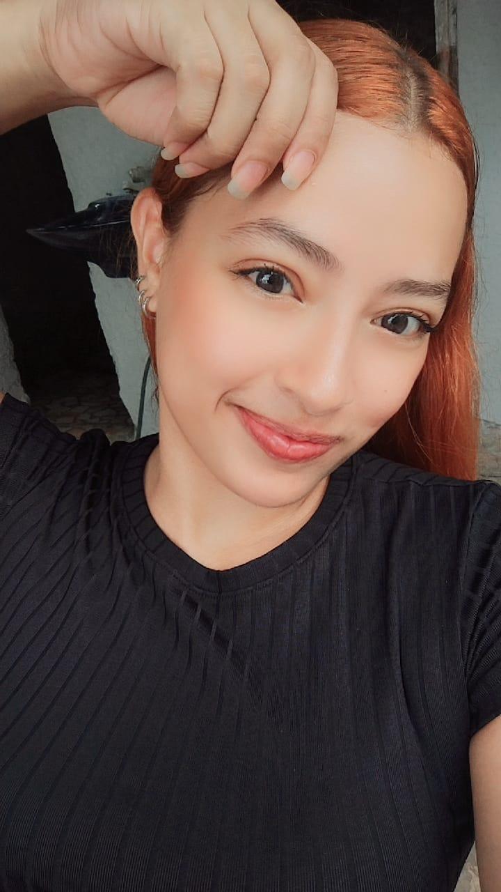 Lorenasaeenz Live Image