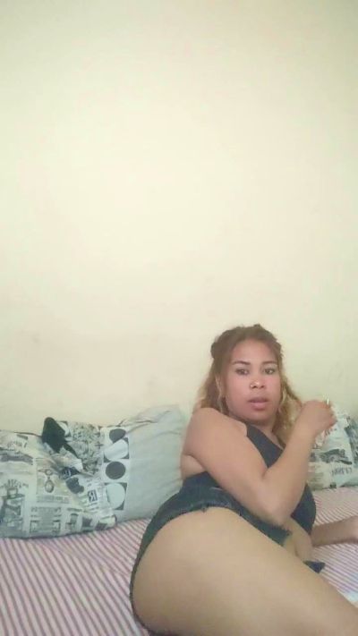 Monyah Live Image