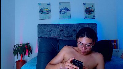 Sensual_Blade Live Image