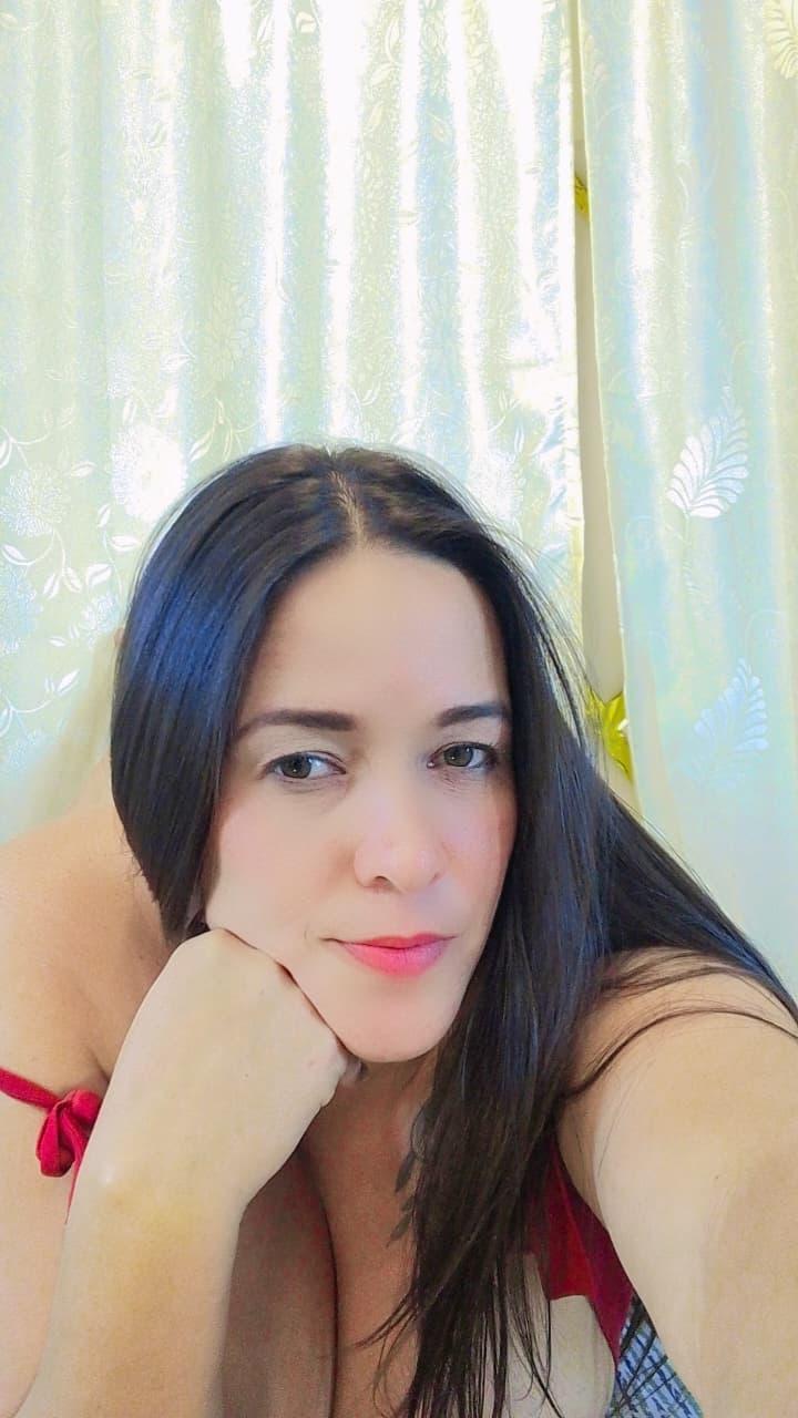 StefanyWilliam Live Image