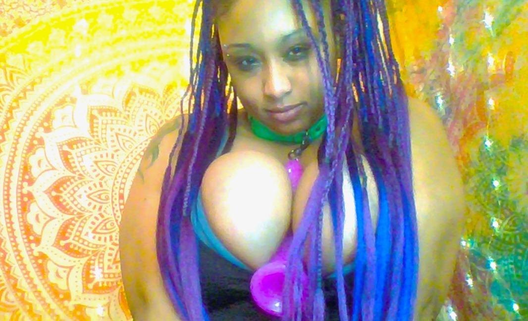 TiffanyTittress Live Image