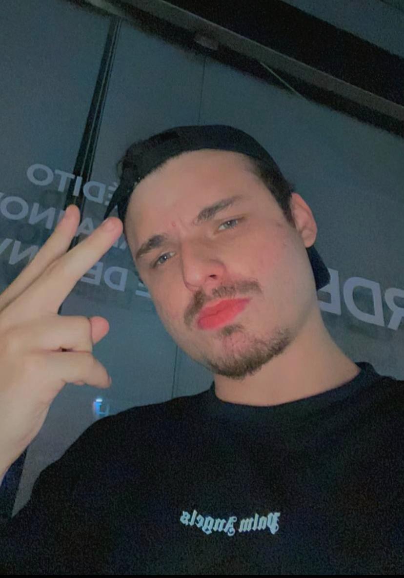 Victoronly22 Live Image