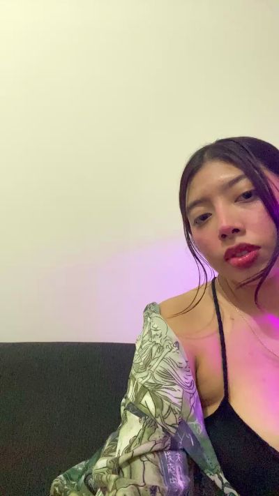 Waifuprohibida Live Image