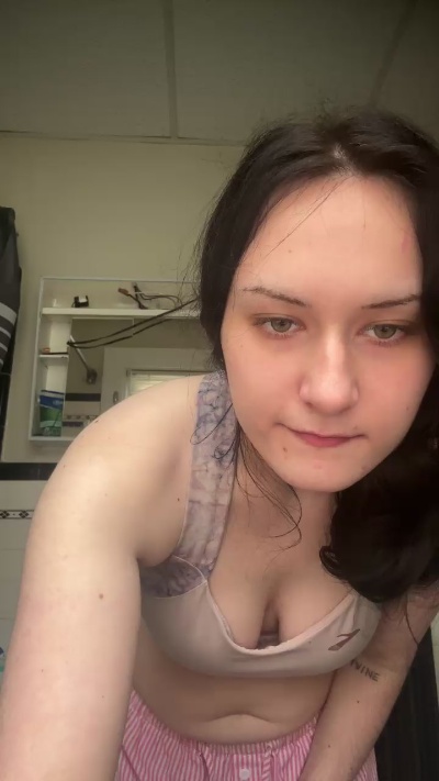 aprilmaple Live Image