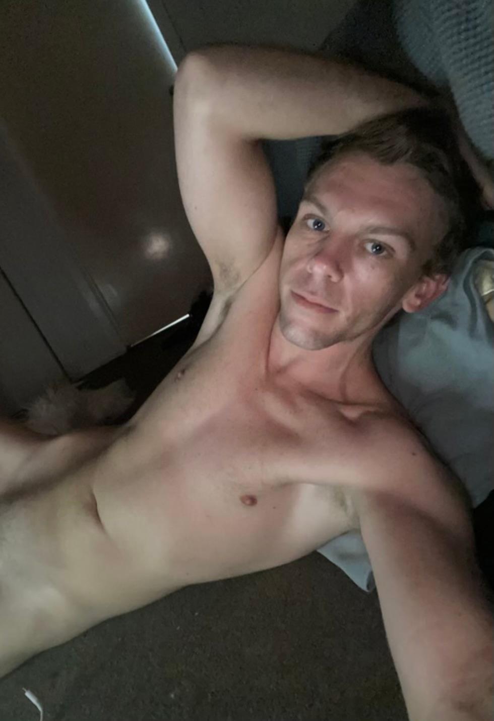 ausguy_hot Live Image