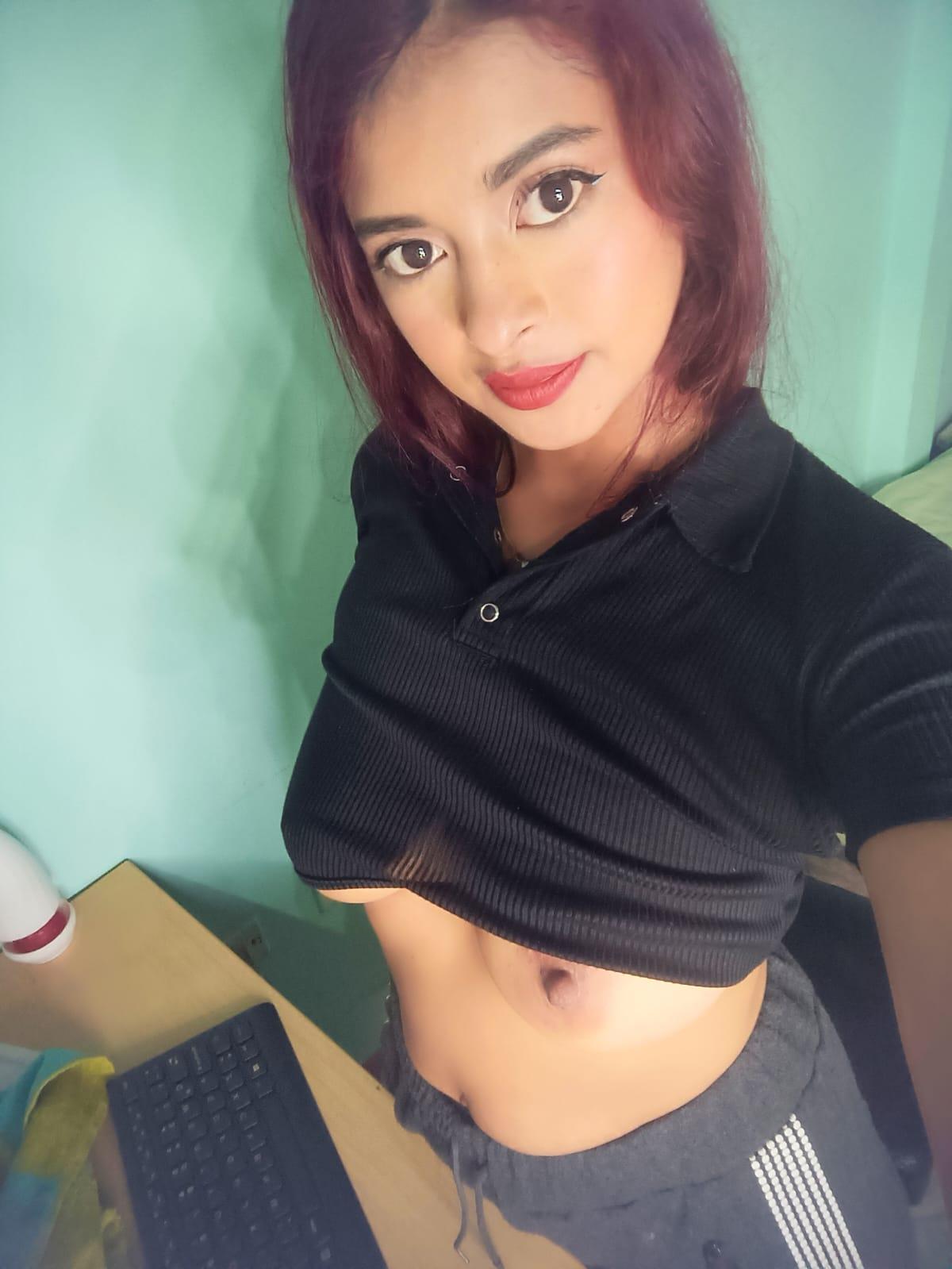emilydulce1 Live Image
