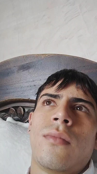 leen18 Live Image