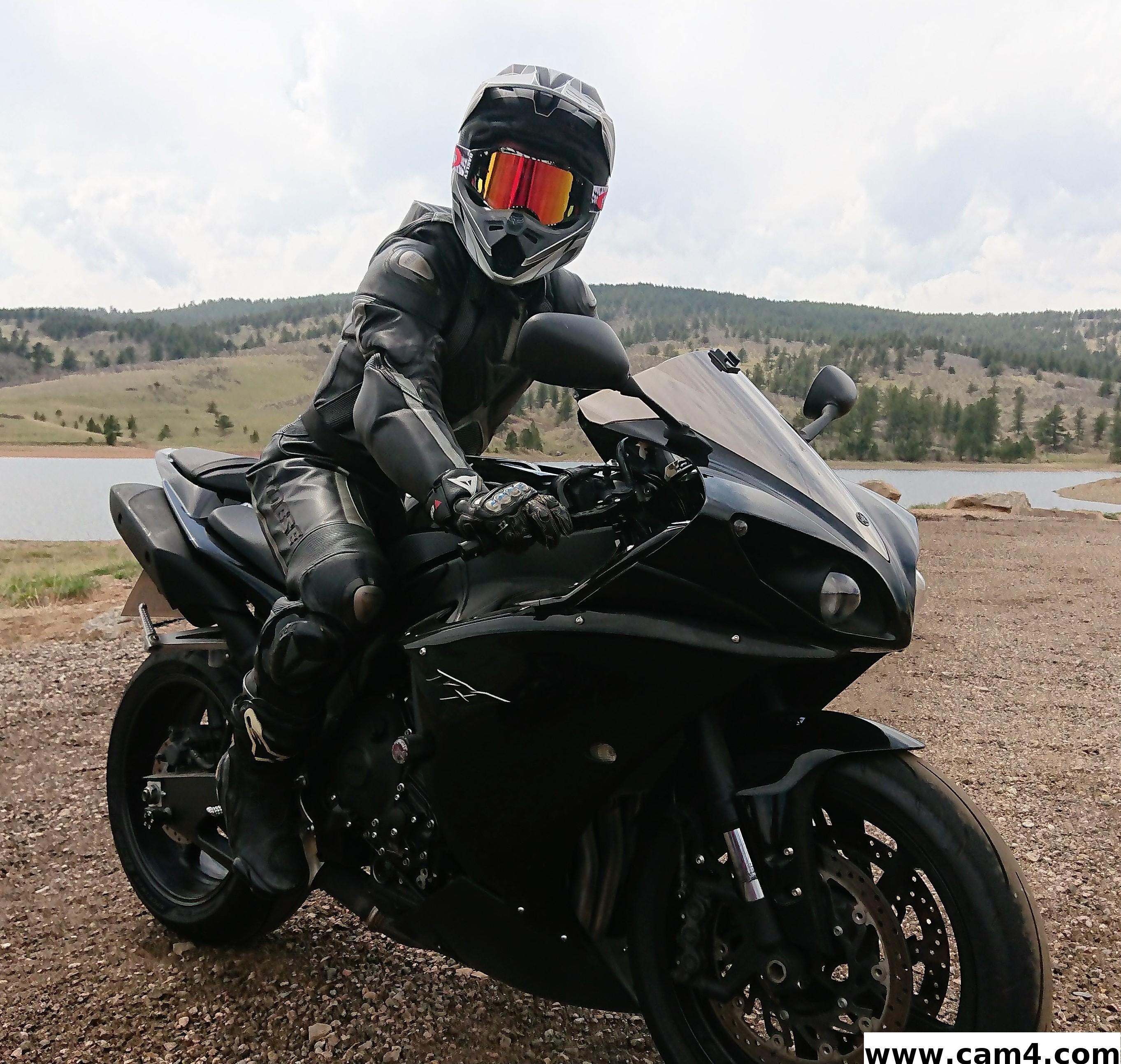 r1slaved Live Image