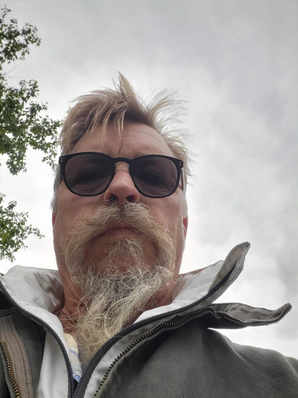 reallyrandy582 Live Image