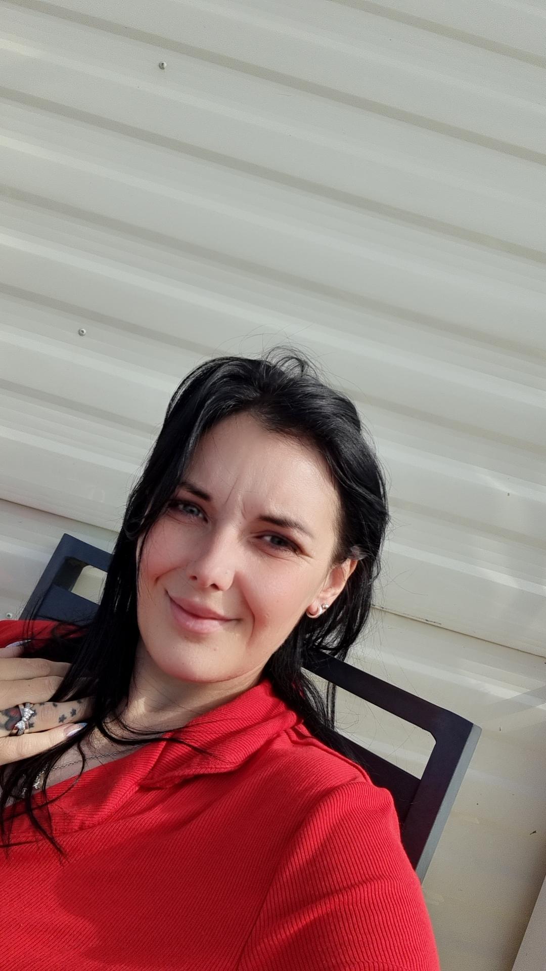 Carly889 live from United Kingdom