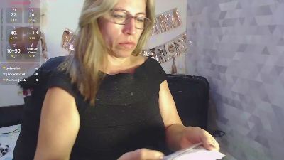 Chayla_Ruiz live from Colombia