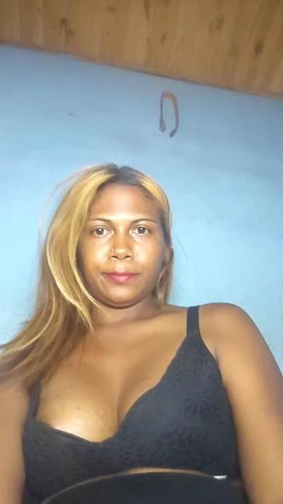 Danielah27 live from Madagascar