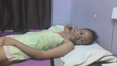 Demure_cutey live from Kenya