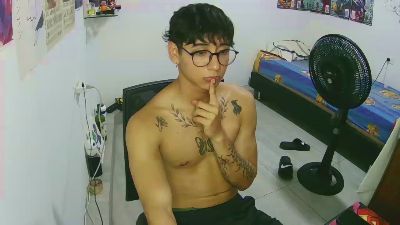Dillom420 live from Colombia