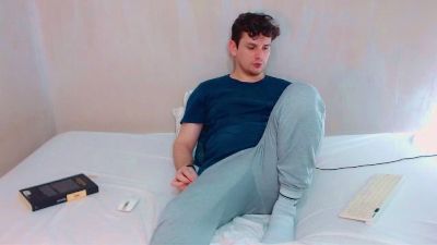 Elio_520 live from France