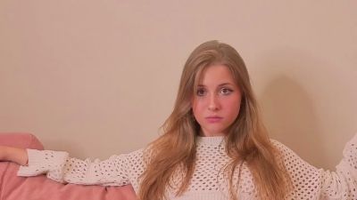 EllamaeWerley live from Spain
