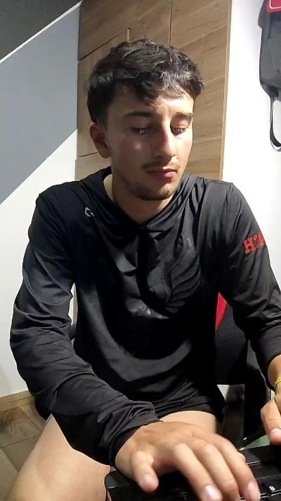 Esteban19PG live from Colombia