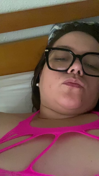 Gatitasexymiau live from Spain