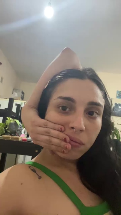 Gigi333Valen live from Argentina