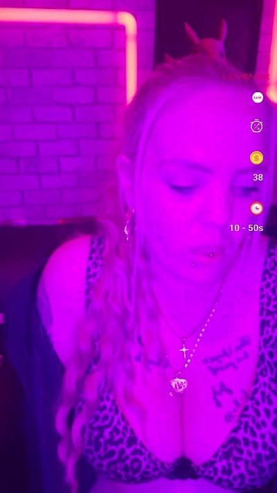 Gipsygirl1994 live from Netherlands