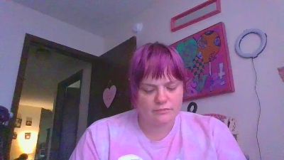 Harleyrose3293 live from United States