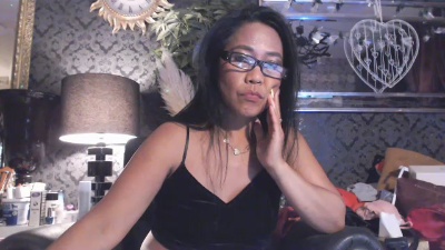 Hornygirl161 live from Netherlands