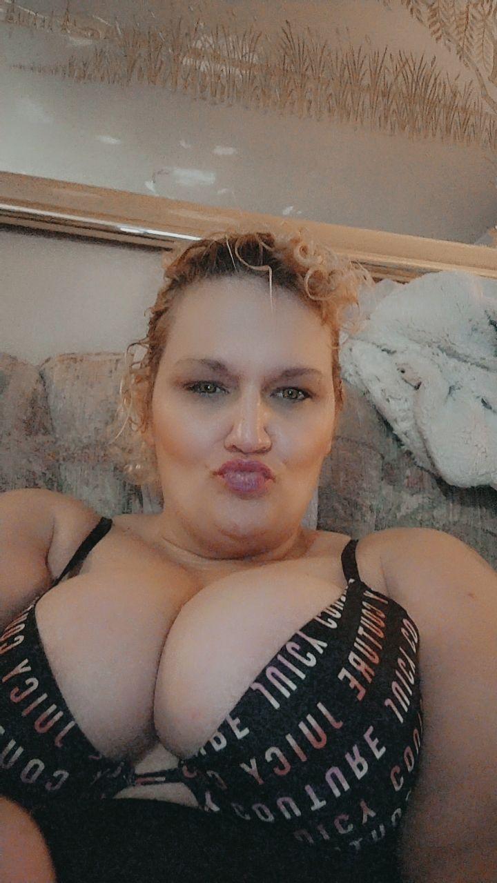 HotNBothered86 live from United States