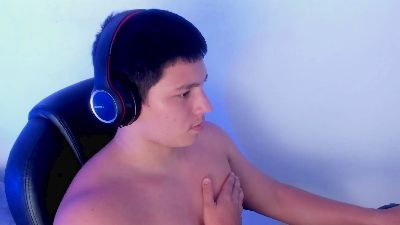 JamesCr_ live from Colombia