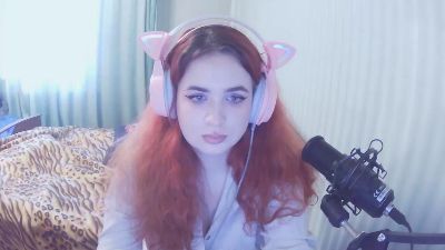 JolynLutz live from France