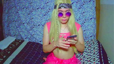 KENIAFLORES live from Colombia