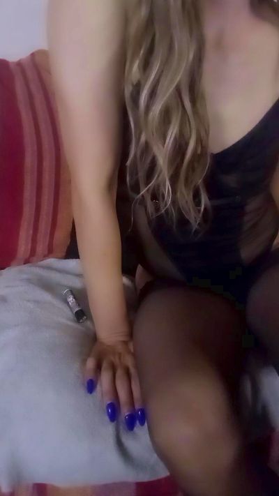 Karendolly8 live from Italy