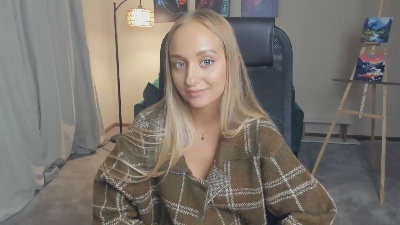 KarlyMclaird live from United States