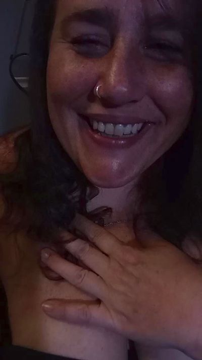 KatDanielles live from United States