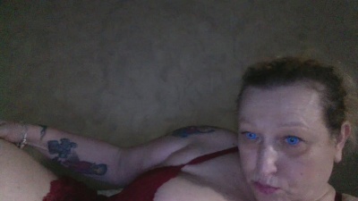 Ladybutterly3 live from Italy