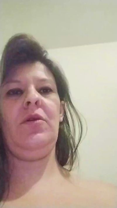 Loirabranquinha live from Brazil