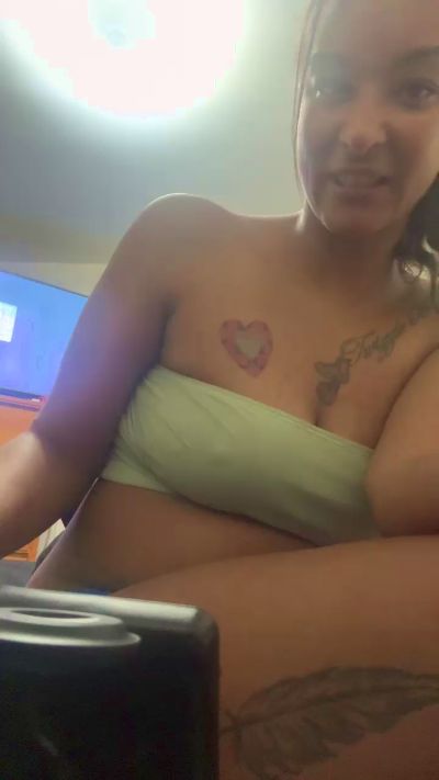 LokitaBby live from United States
