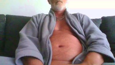 Marc33000 live from France