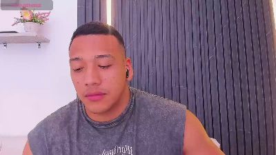 MaxTurner_ live from Colombia
