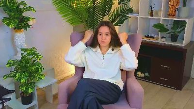 MeghannMilosch live from France